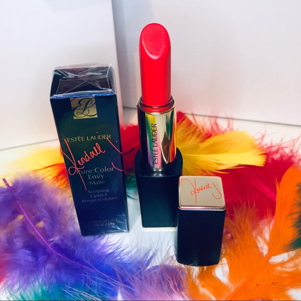 Estee Lauder x Kendall Jenner lipstick